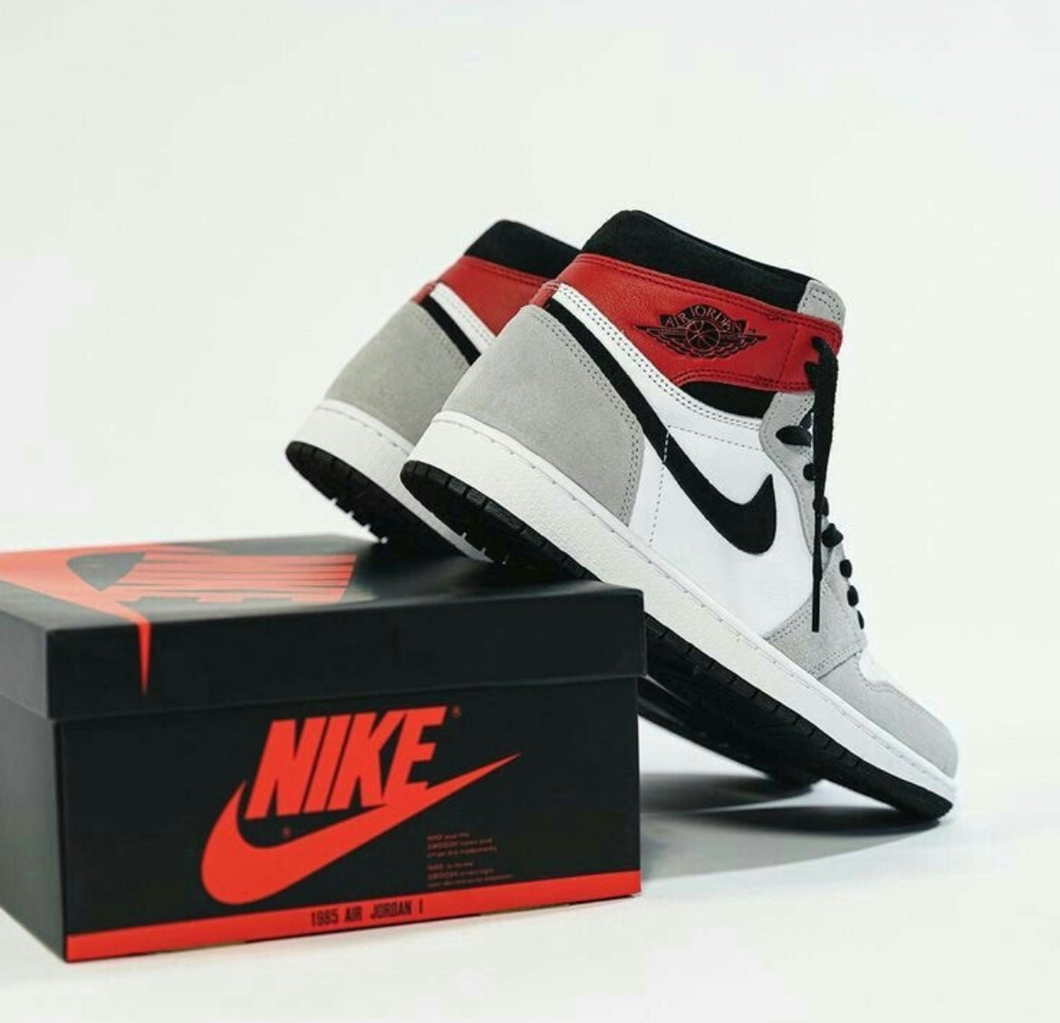 Nike Air Jordan 1 retro high Light smoke grey’
