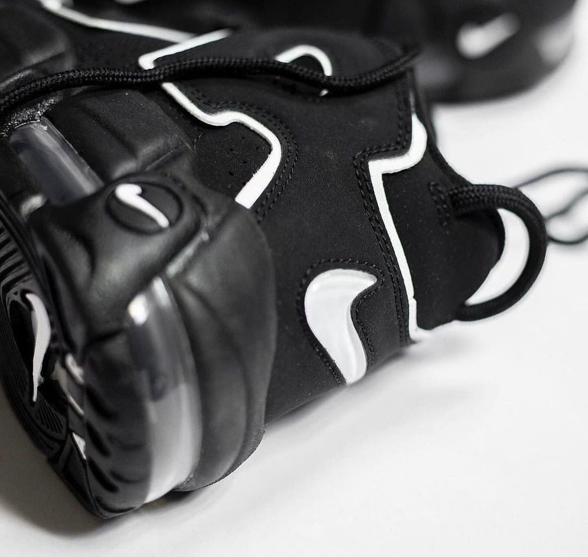 Nike Air More Uptempo ‘Black/White’