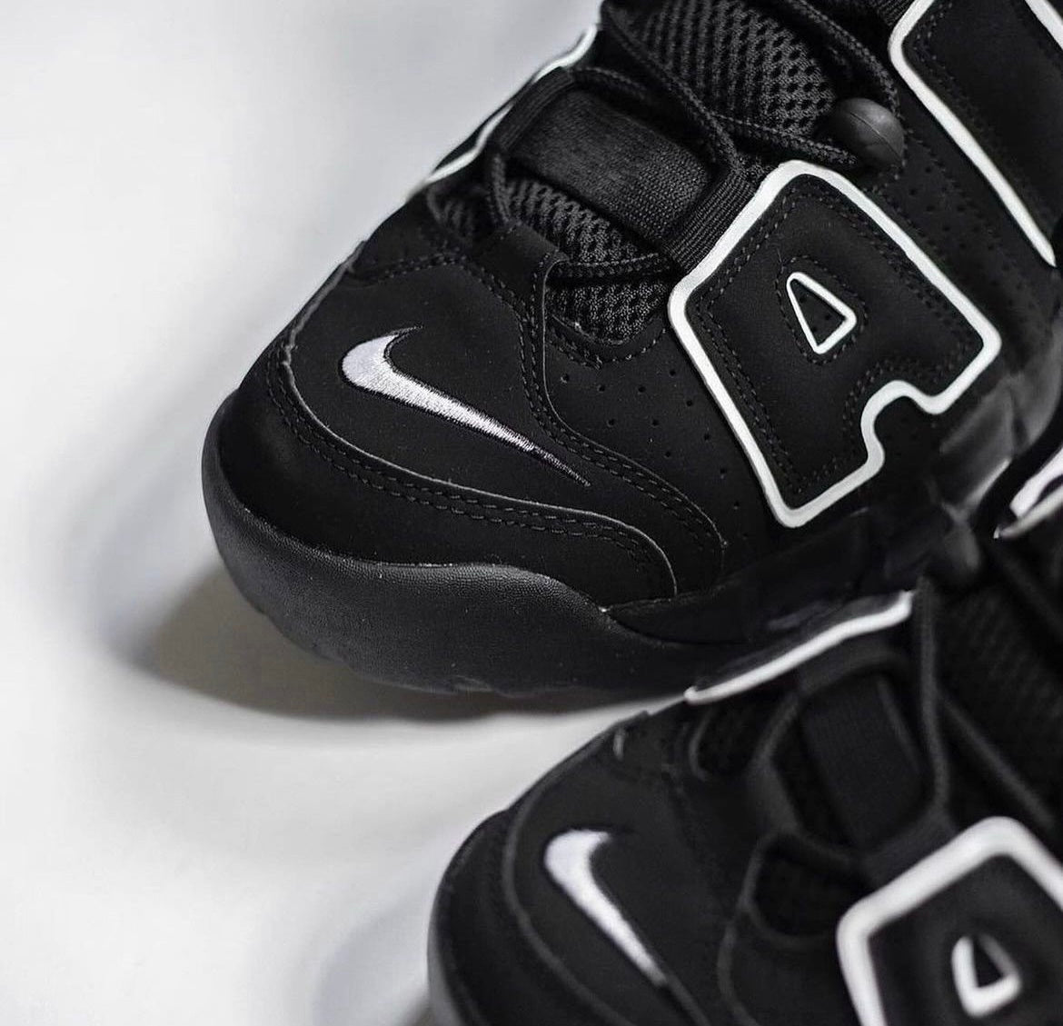 Nike Air More Uptempo ‘Black/White’