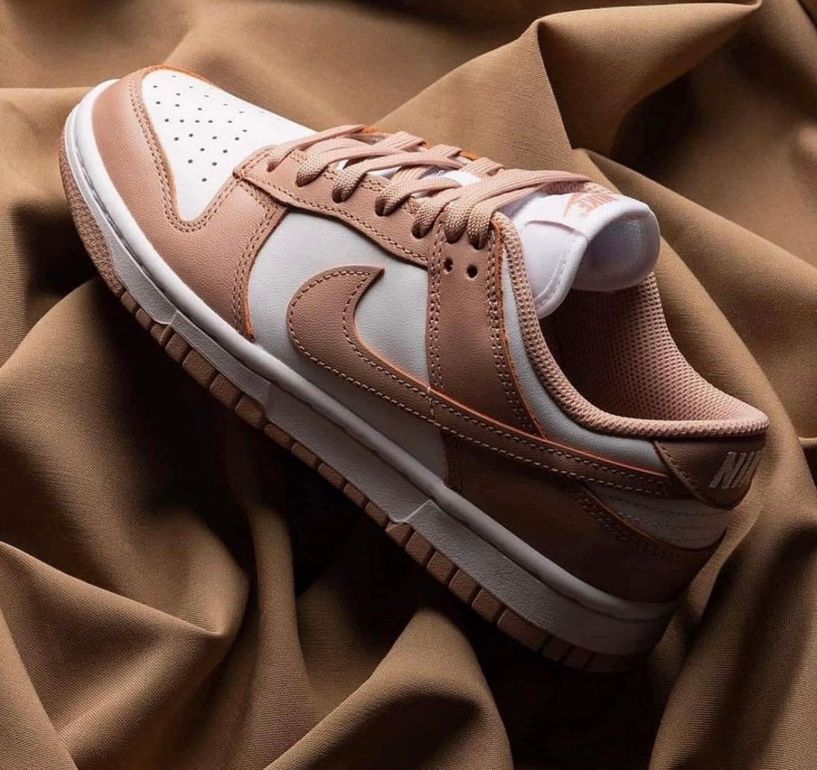 Nike Dunk Low Women’s ‘Rose whisper’