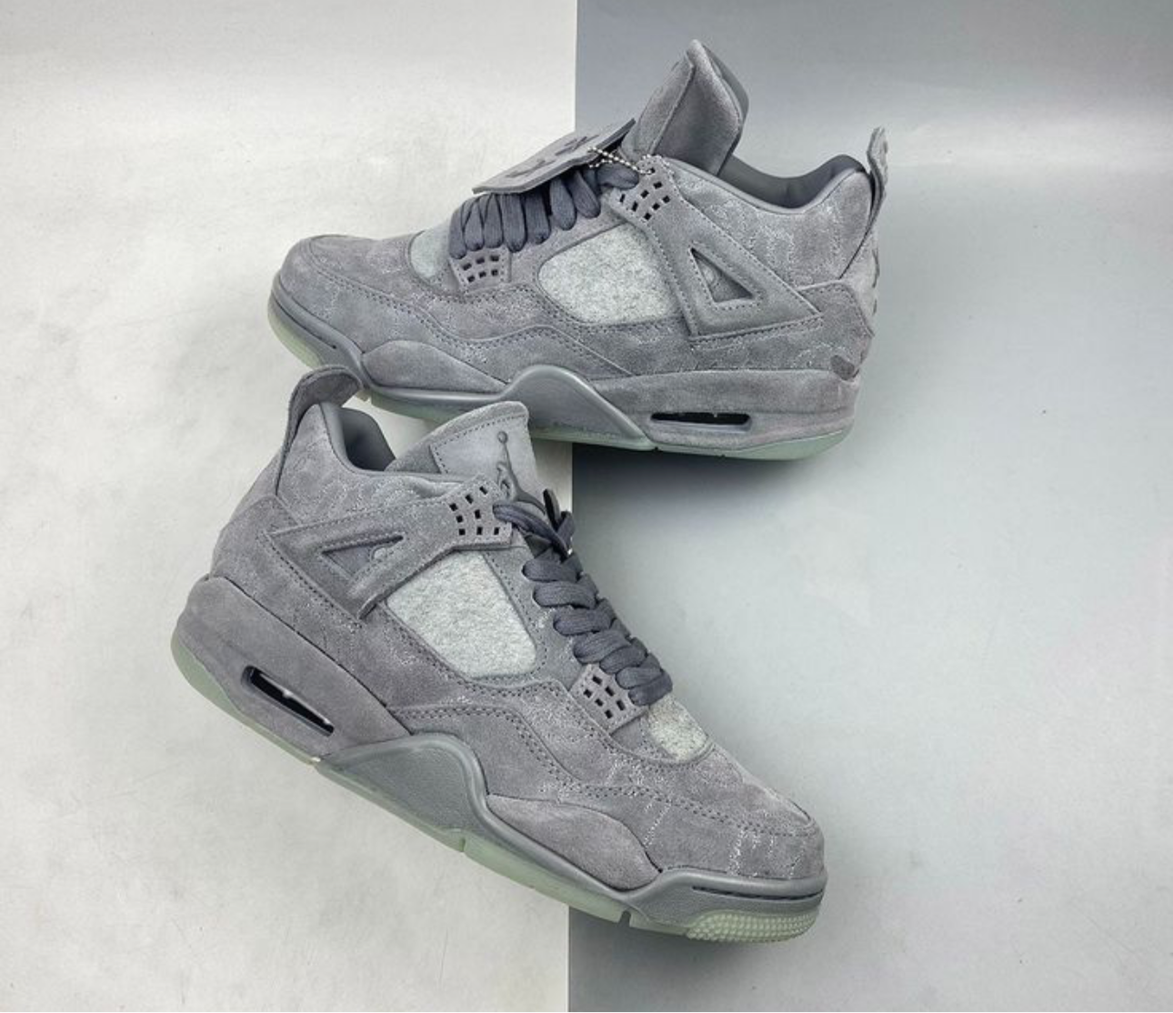 Air Jordan 4 Retro x KAWS “Cool Grey”