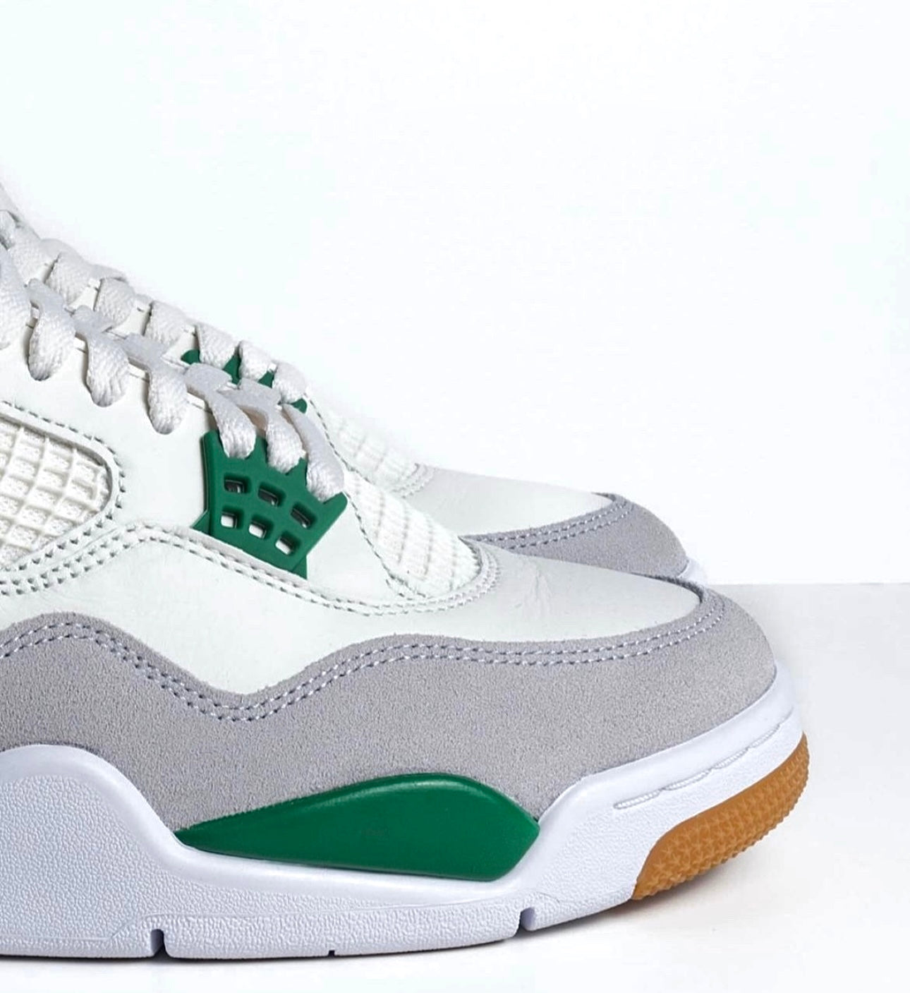 Air Jordan 4 Retro SB ‘Pine green’